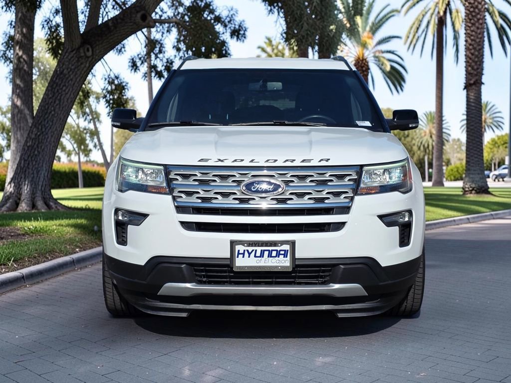 Used 2018 Ford Explorer XLT w/ Equipment Group 201A FWD image 2