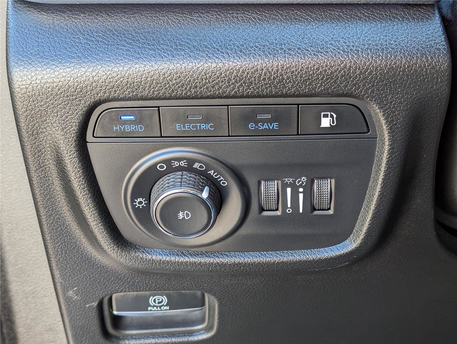 Used 2023 Jeep Grand Cherokee Overland w/ Advanced Protech Group III image 23