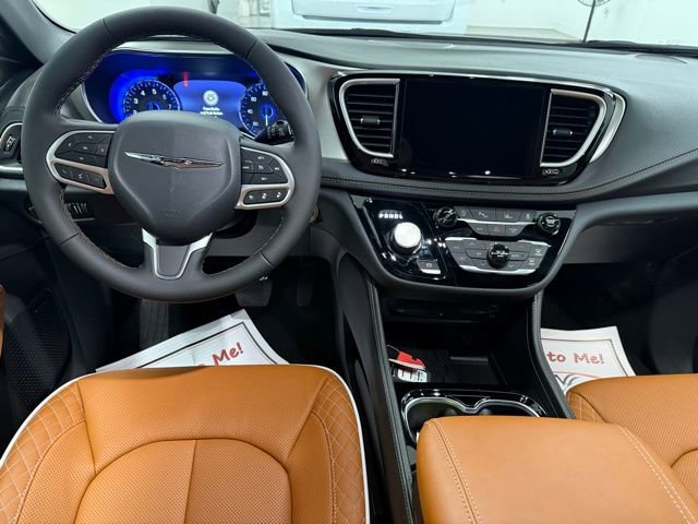 New 2026 Chrysler Pacifica Pinnacle FWD image 18