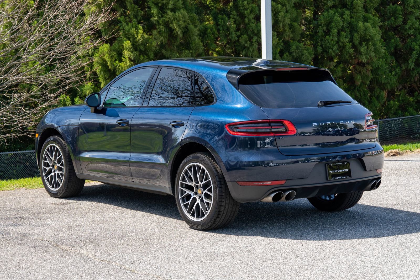 Certified 2018 Porsche Macan S image 3