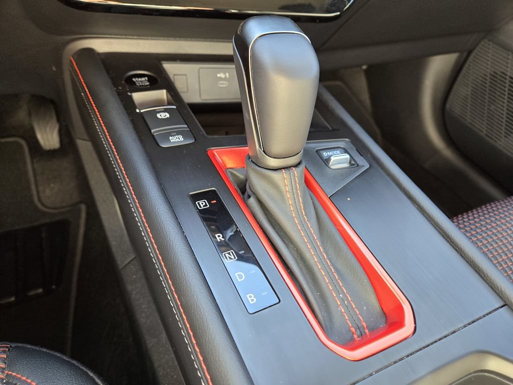 Certified 2025 Nissan Kicks SR FWD image 17