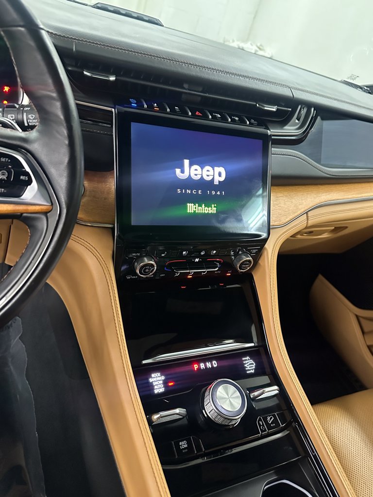 Used 2023 Jeep Grand Cherokee Summit AWD/4WD image 18