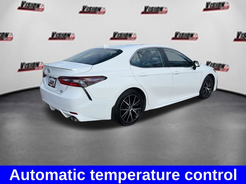 Used 2023 Toyota Camry SE w/ Cold Weather Package AWD/4WD image 5