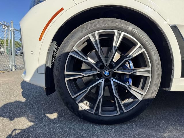 Used 2021 BMW X7 M50i AWD/4WD image 11