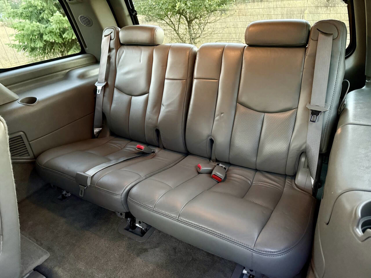 Used 2004 Cadillac Escalade AWD image 15