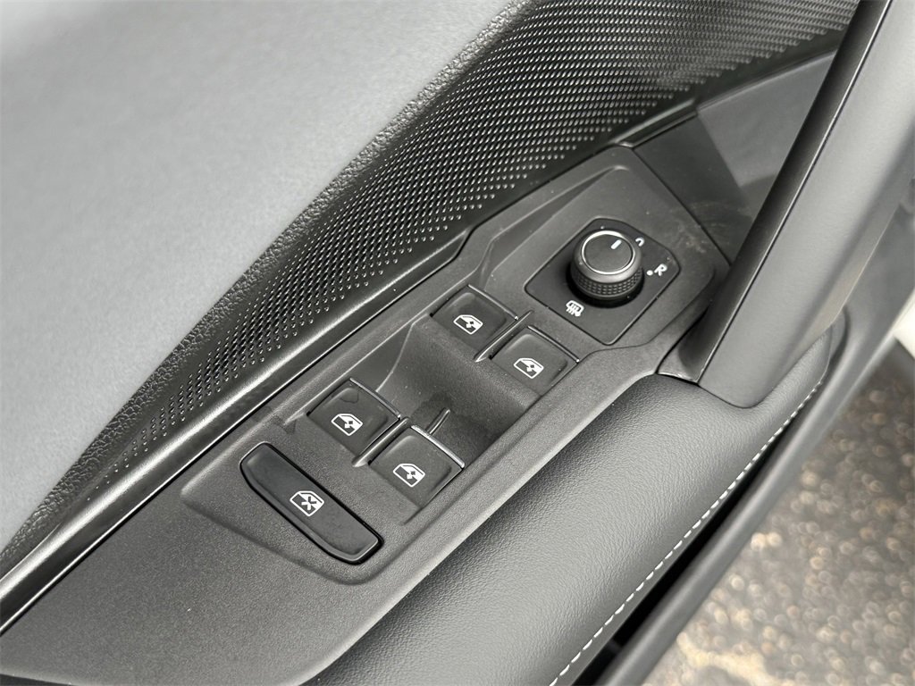 New 2026 Volkswagen Tiguan SE image 27