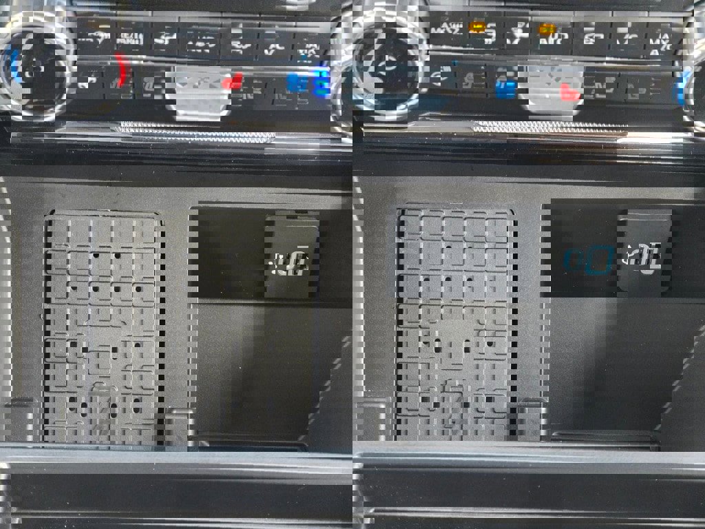 New 2025 Ford F350 Lariat w/ FX4 Off-Road Package image 16