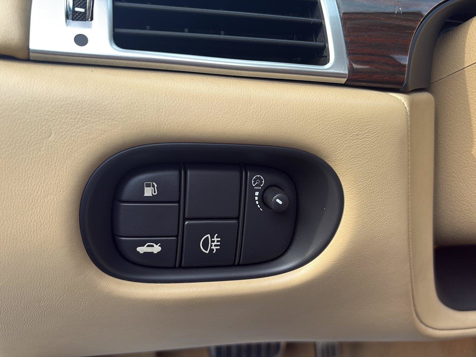 Used 2015 Jaguar XK Convertible RWD image 35