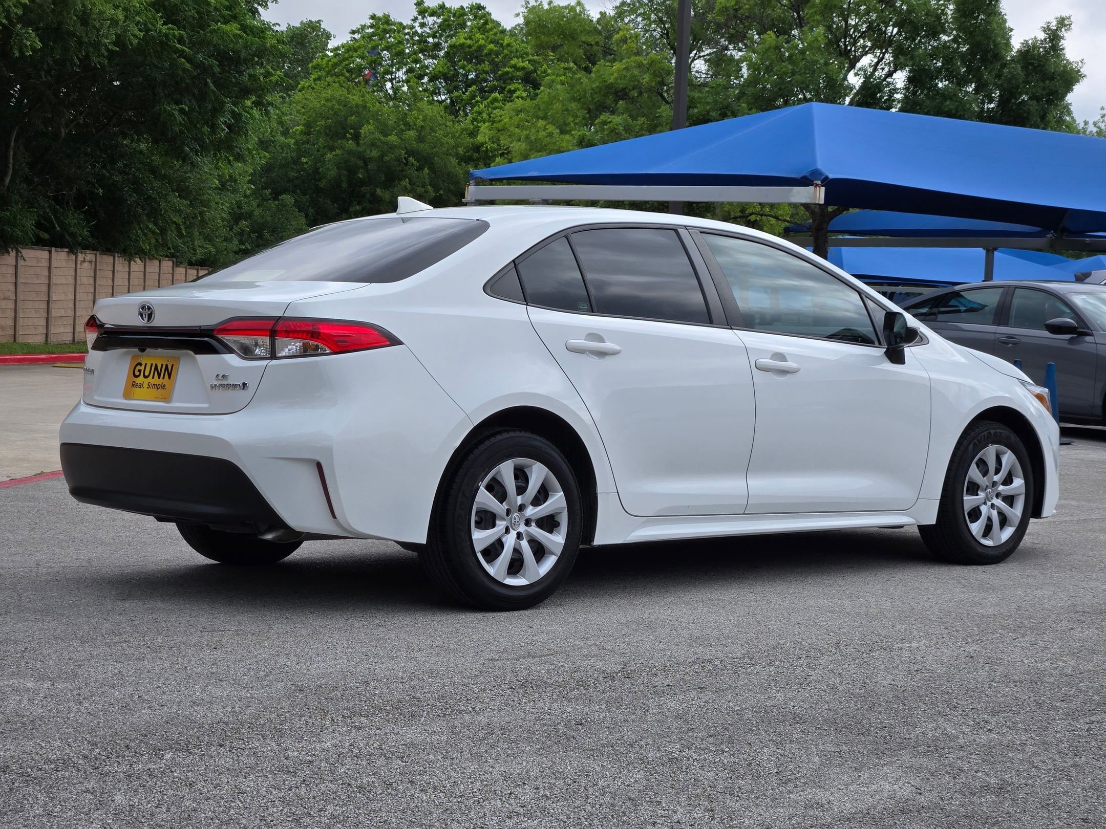 Used 2024 Toyota Corolla LE FWD image 3