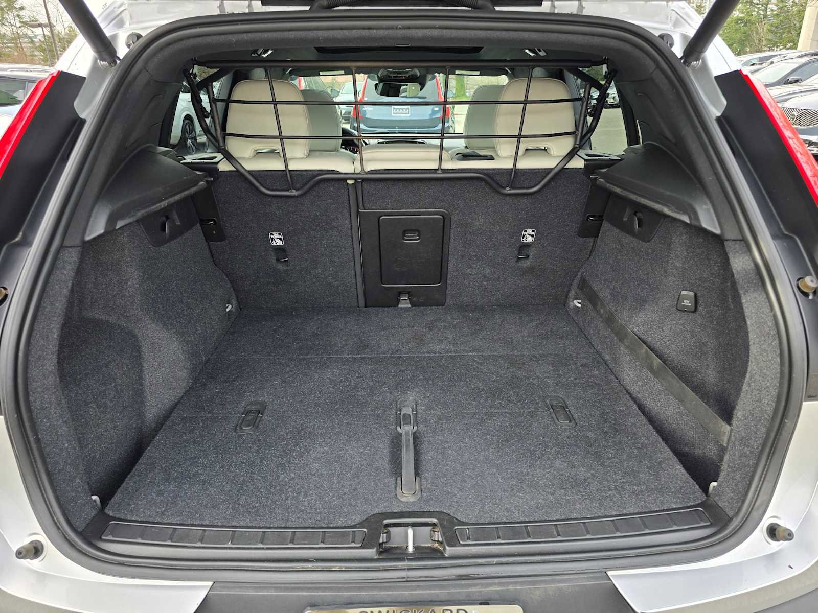 Used 2019 Volvo XC40 T5 Momentum image 14