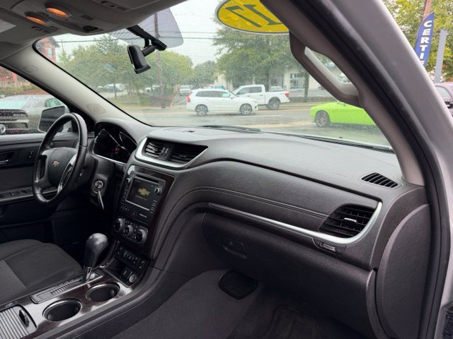 Used 2017 Chevrolet Traverse LT FWD image 27