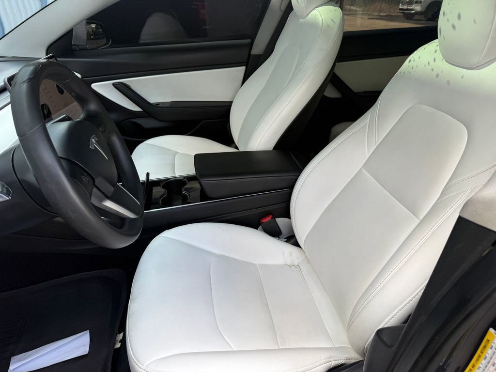 Used 2020 Tesla Model 3 Standard Range Plus image 4