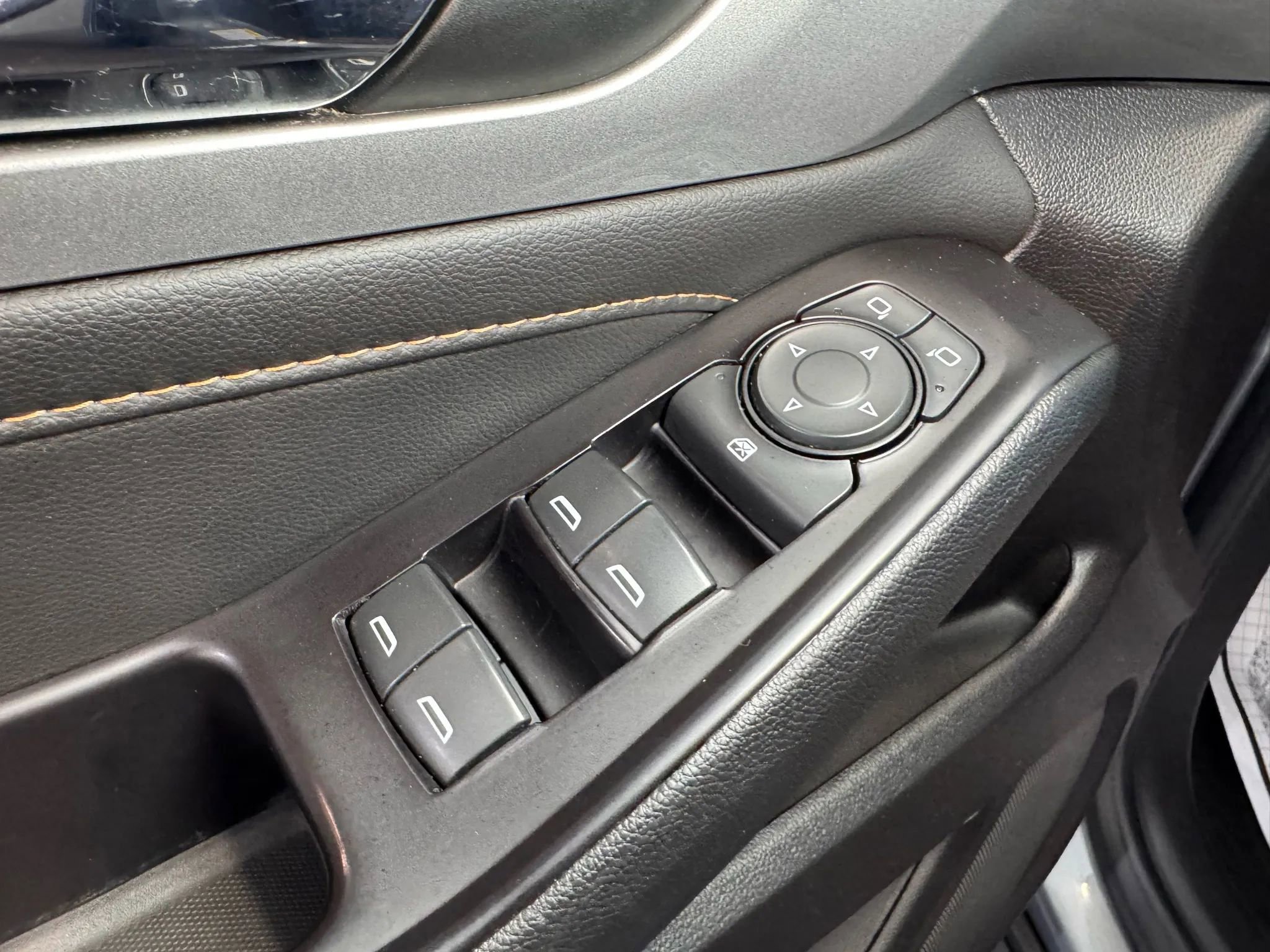 Used 2020 Chevrolet Traverse LS image 28