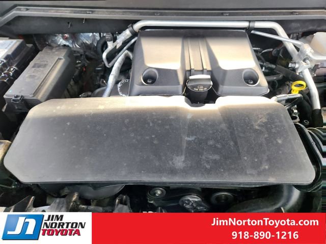 Used 2025 GMC Canyon AT4 w/ Technology Plus Package image 31