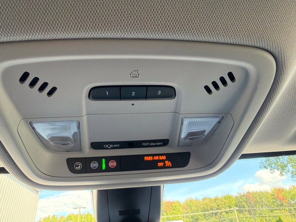Used 2020 Chevrolet Traverse Premier AWD/4WD image 29