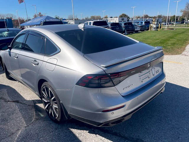 Used 2023 Honda Accord Touring image 3