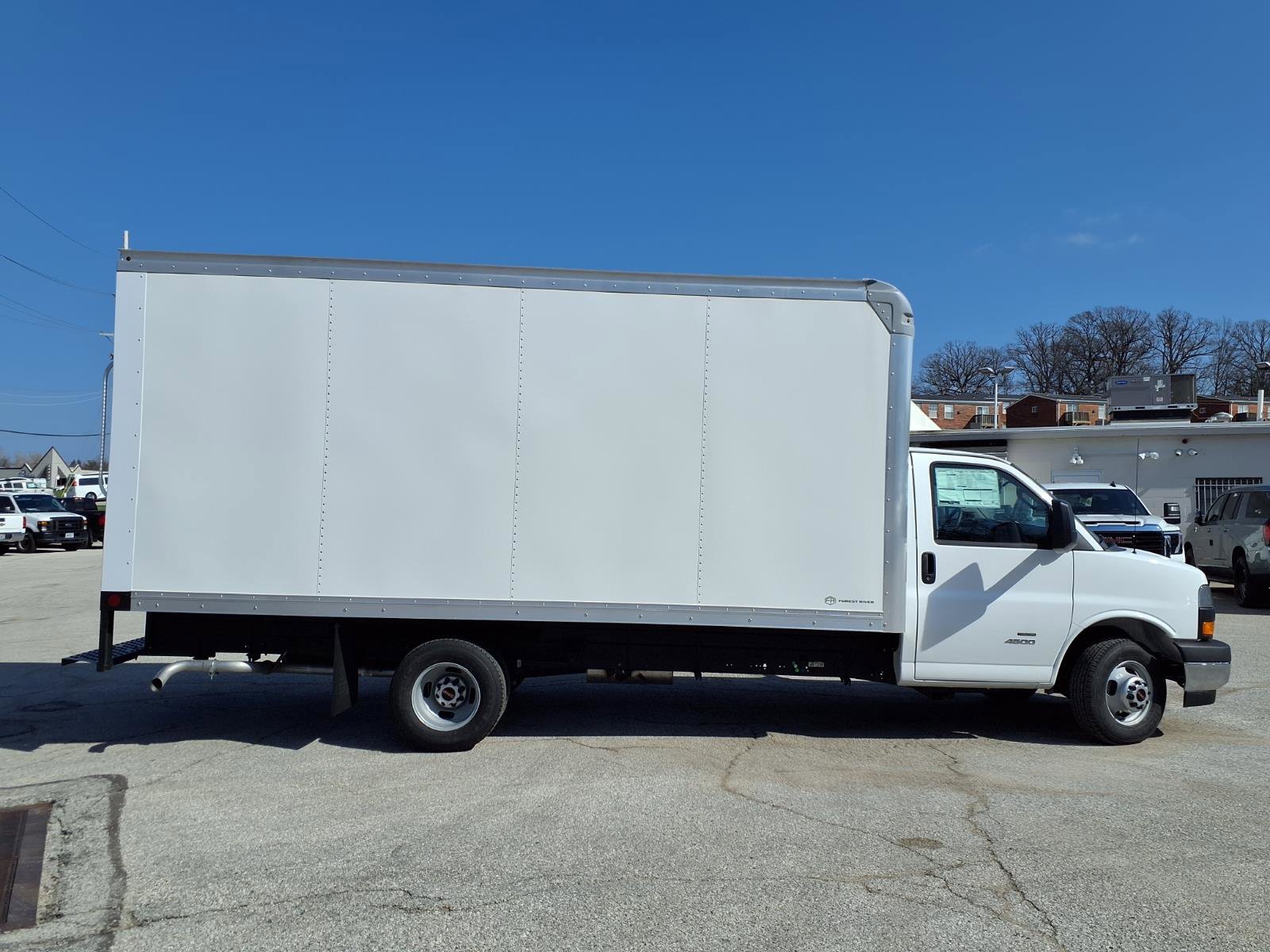 New 2026 GMC Savana 4500 w/ Power Convenience Package RWD image 19