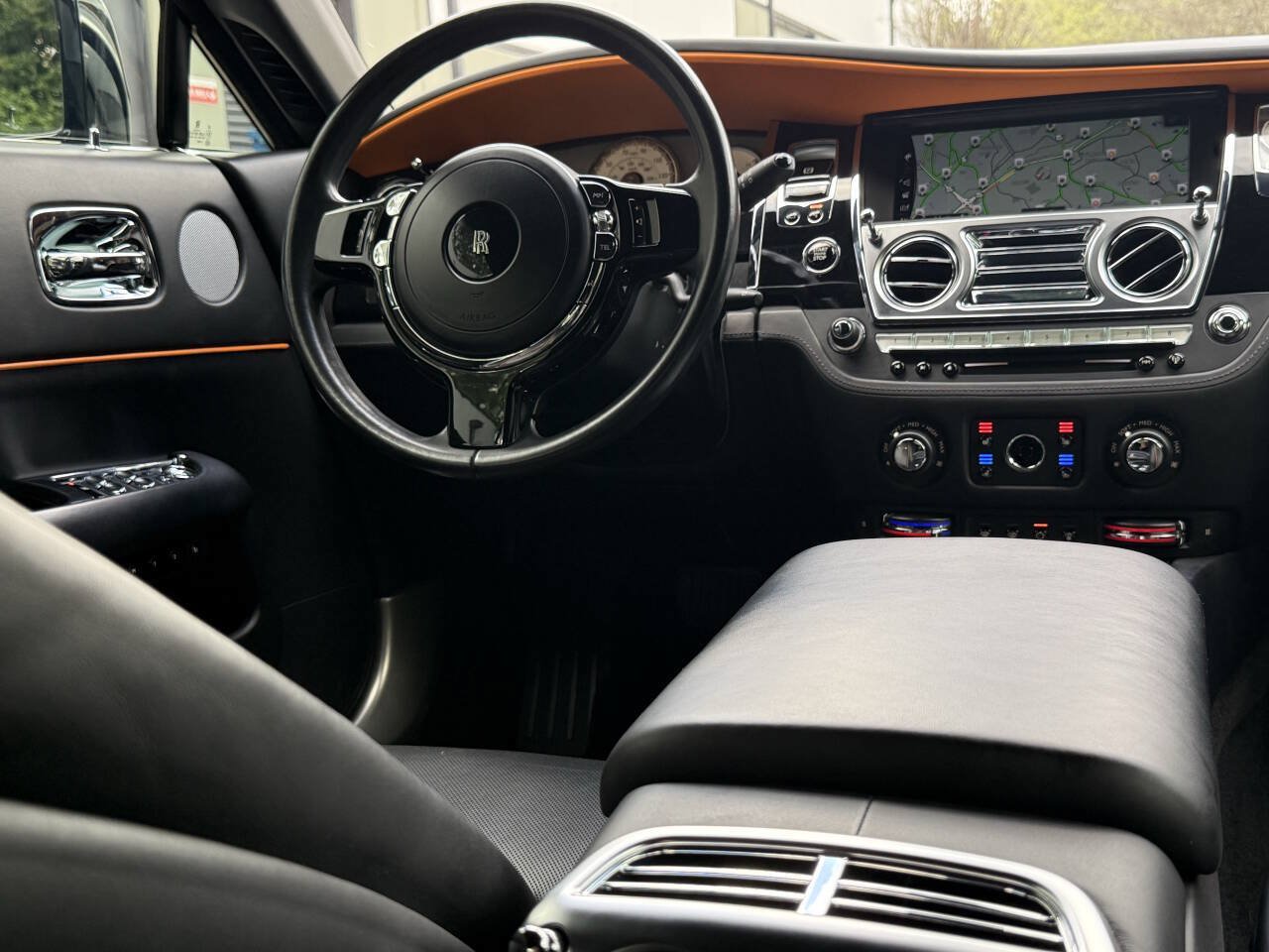 Used 2018 Rolls-Royce Dawn RWD image 48