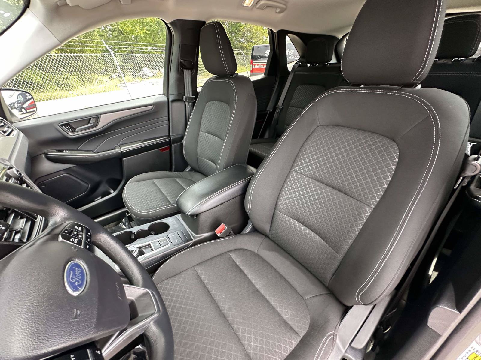 Used 2025 Ford Escape Active AWD/4WD image 23