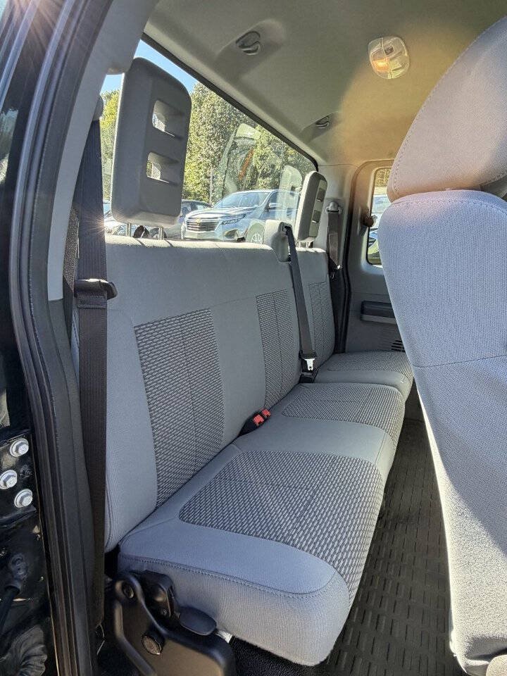 Used 2016 Ford F250 XL w/ XL Appearance Package AWD/4WD image 27