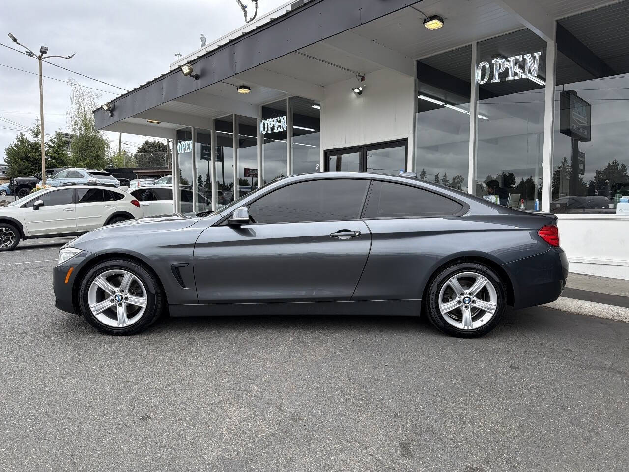 Used 2014 BMW 428i xDrive Coupe AWD/4WD image 3
