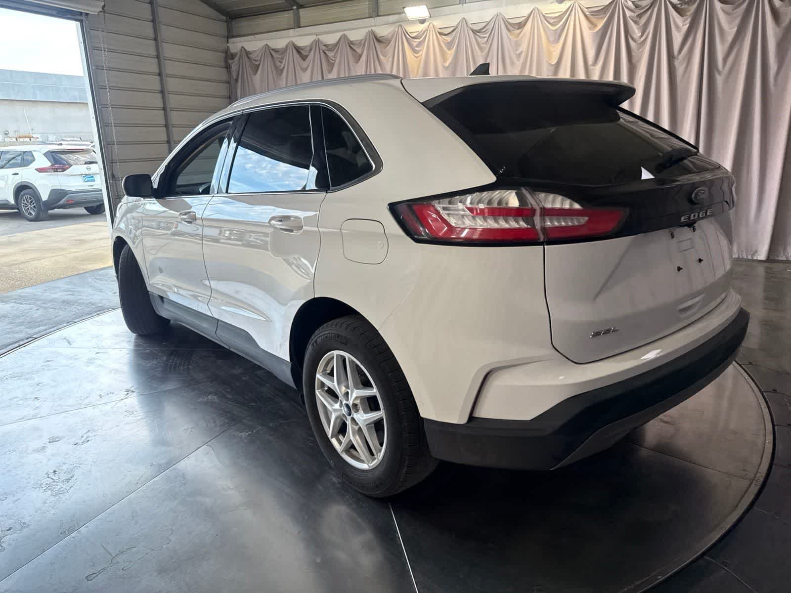 Used 2022 Ford Edge SEL w/ Convenience Package AWD/4WD image 7