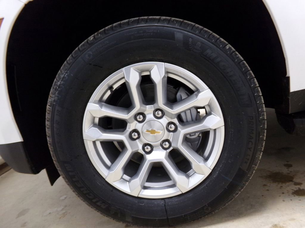 New 2025 Chevrolet Suburban LS image 27