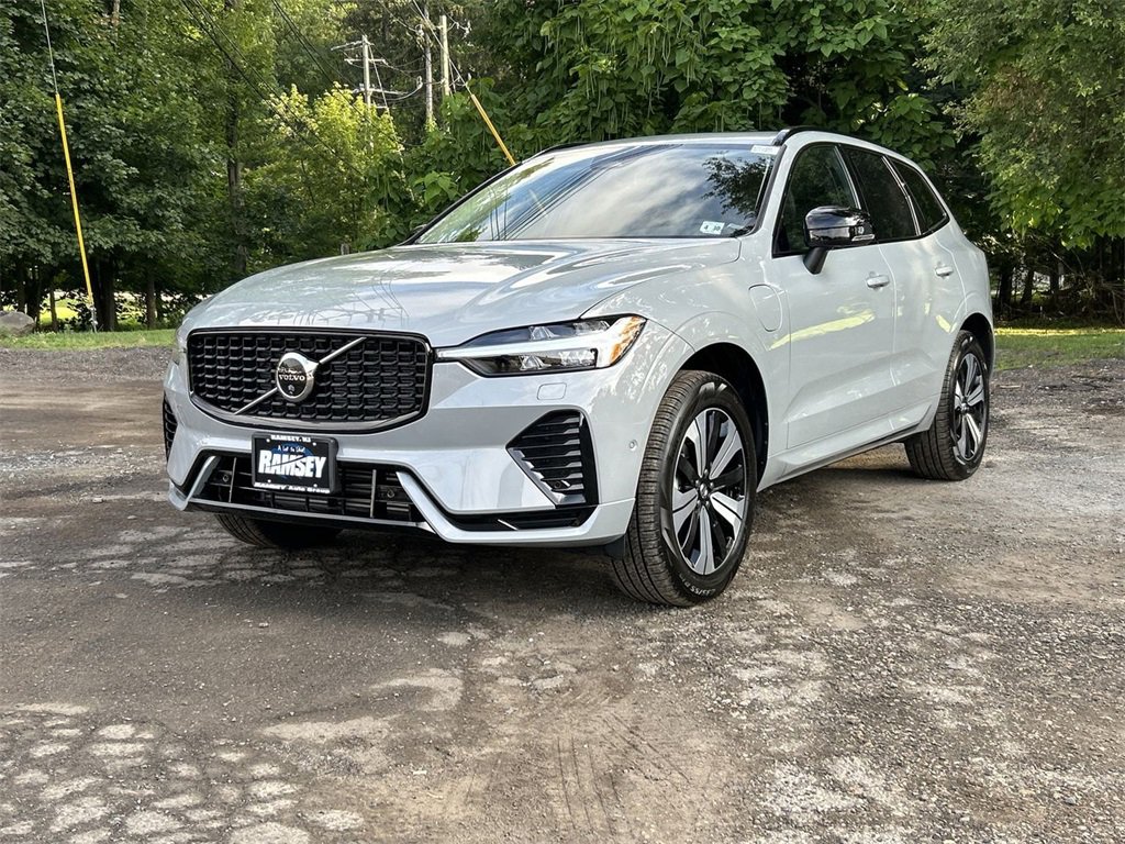 Certified 2025 Volvo XC60 T8 Plus w/ Protection Package Premier