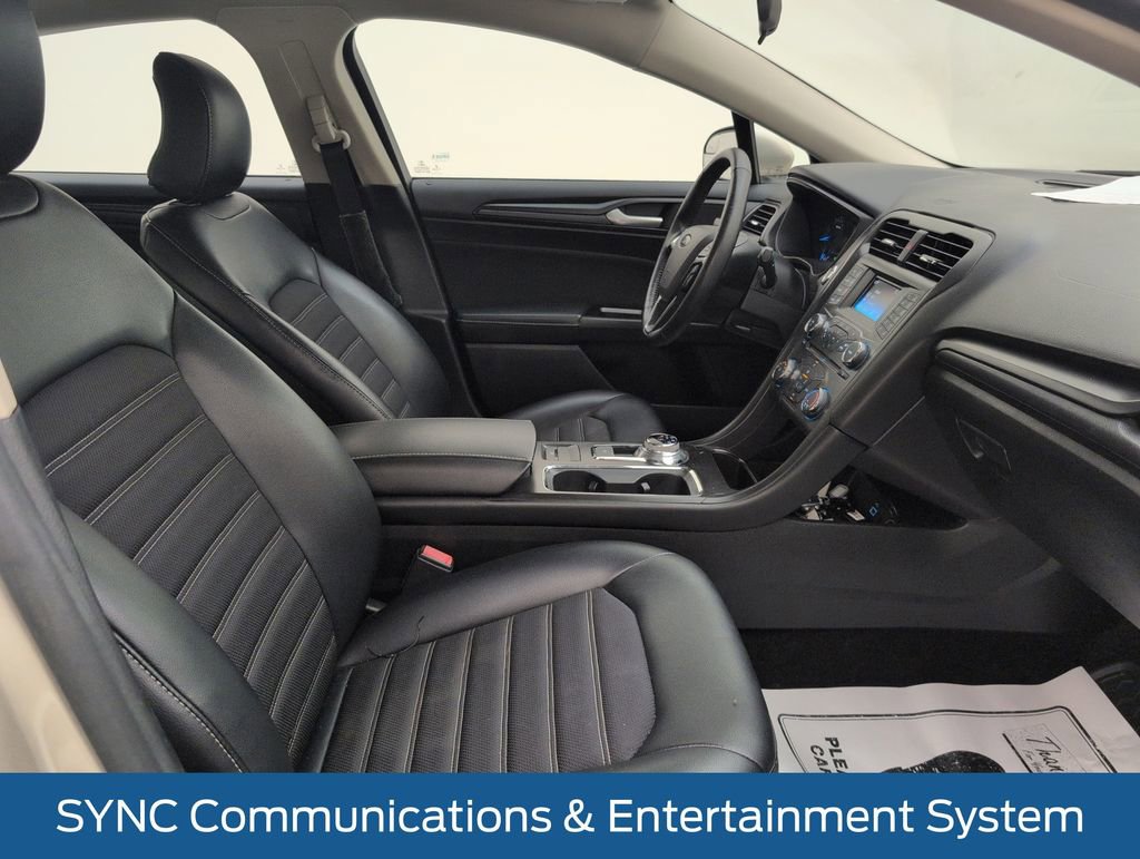 Used 2018 Ford Fusion SE w/ Equipment Group 201A FWD image 15