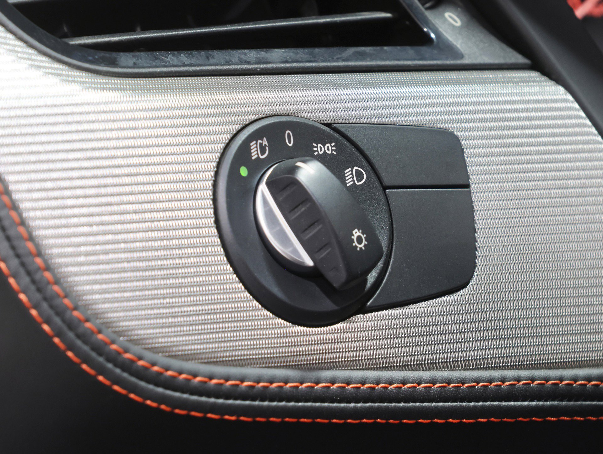 Used 2015 BMW Z4 sDrive28i image 25