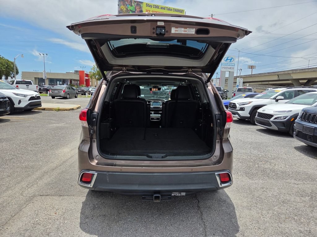 Used 2019 Toyota Highlander Limited FWD image 29
