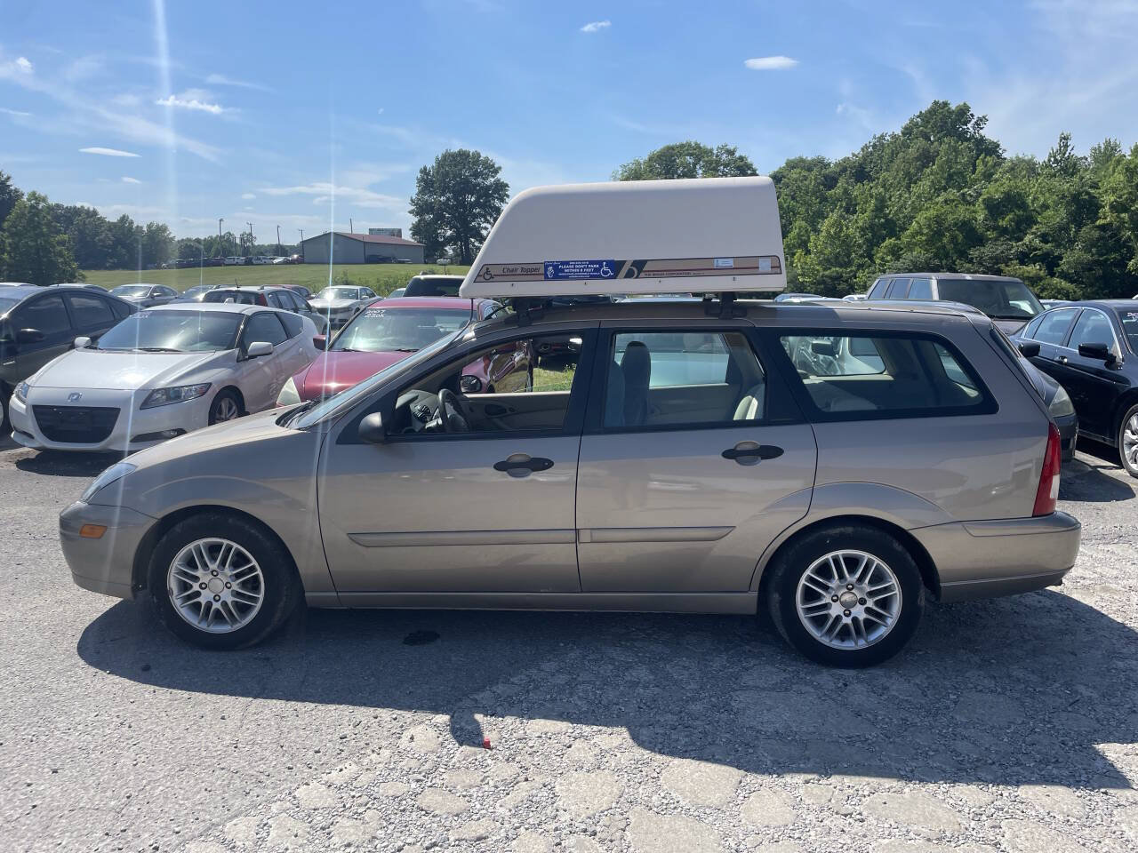 Used 2003 Ford Focus ZTW FWD image 3
