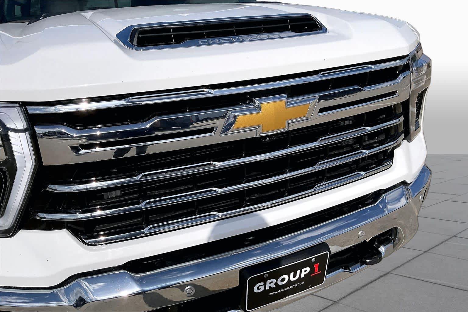 Certified 2025 Chevrolet Silverado 2500 LTZ w/ LTZ Convenience Package AWD/4WD image 29