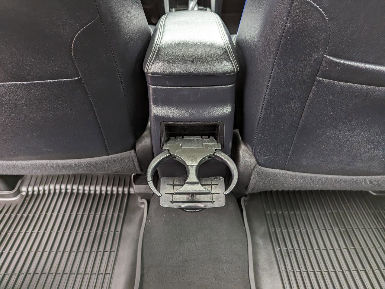 Used 2017 Toyota Corolla SE w/ SE Premium Package FWD image 40