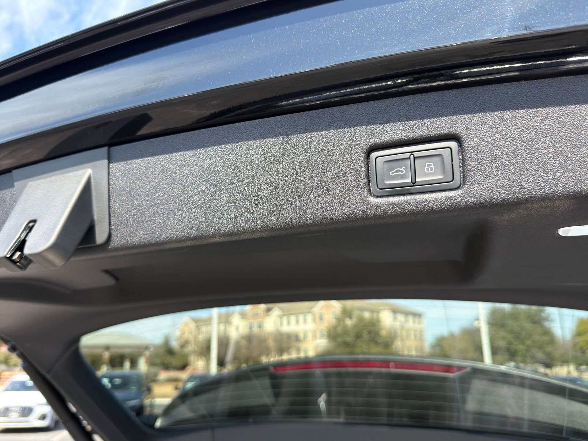 Certified 2025 Audi Q5 Premium w/ Convenience Package image 27