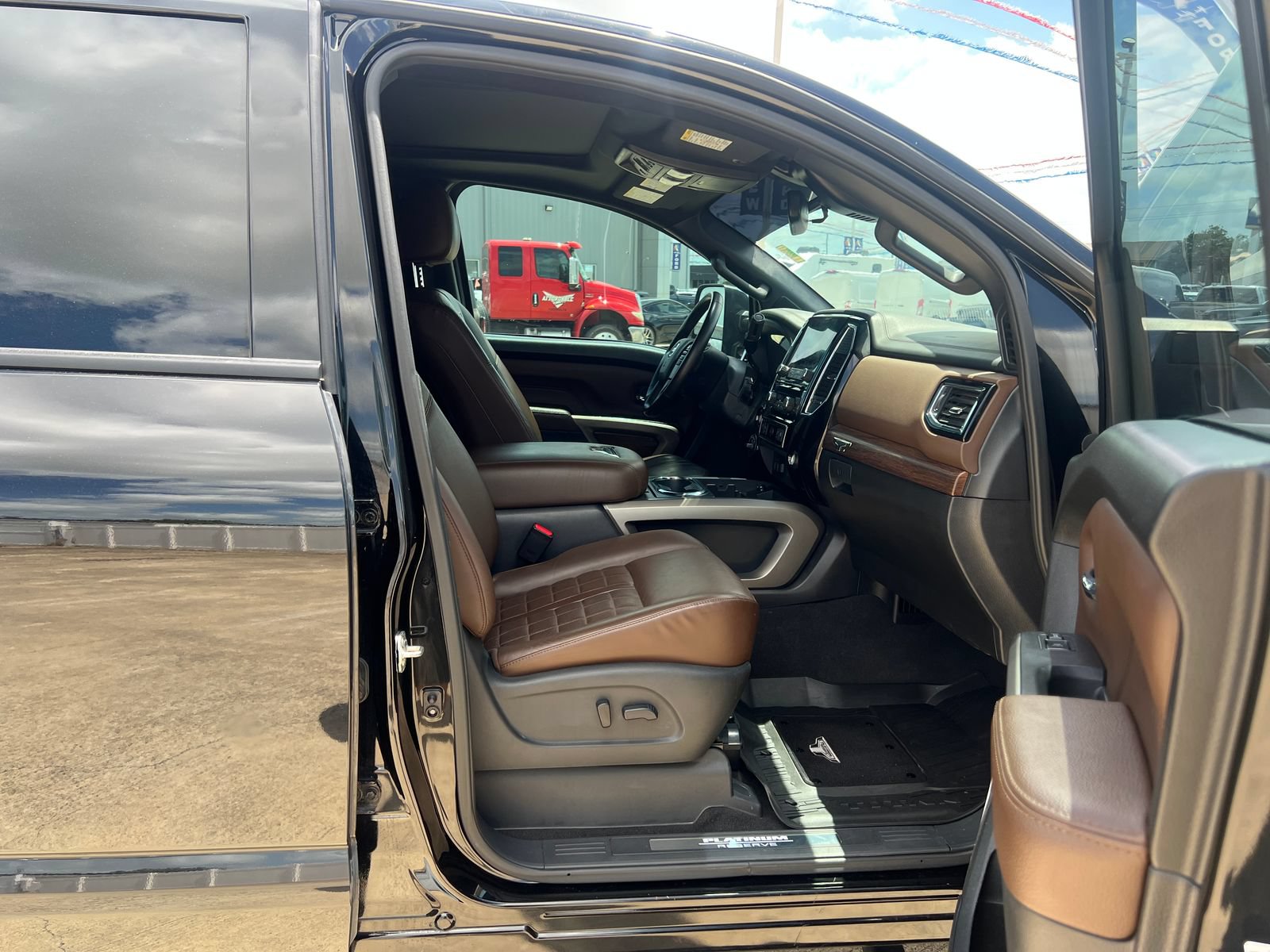 Used 2022 Nissan Titan Platinum Reserve w/ Moonroof Package AWD/4WD image 21