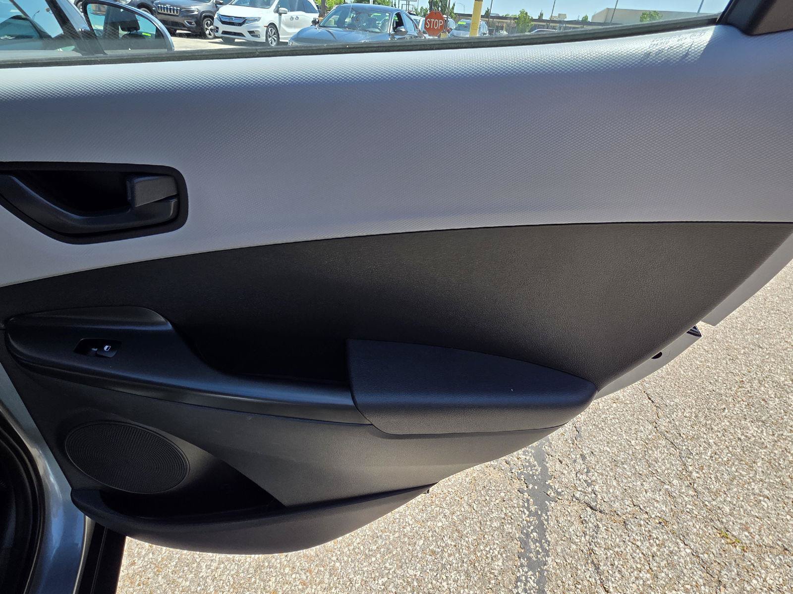 Used 2020 Hyundai Kona SE FWD image 28