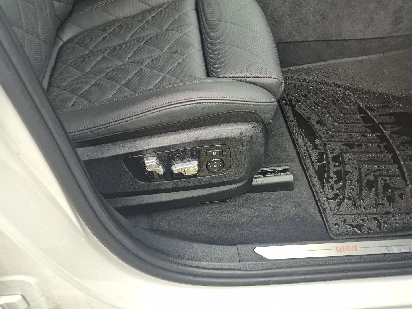 Used 2024 BMW X7 xDrive40i image 42