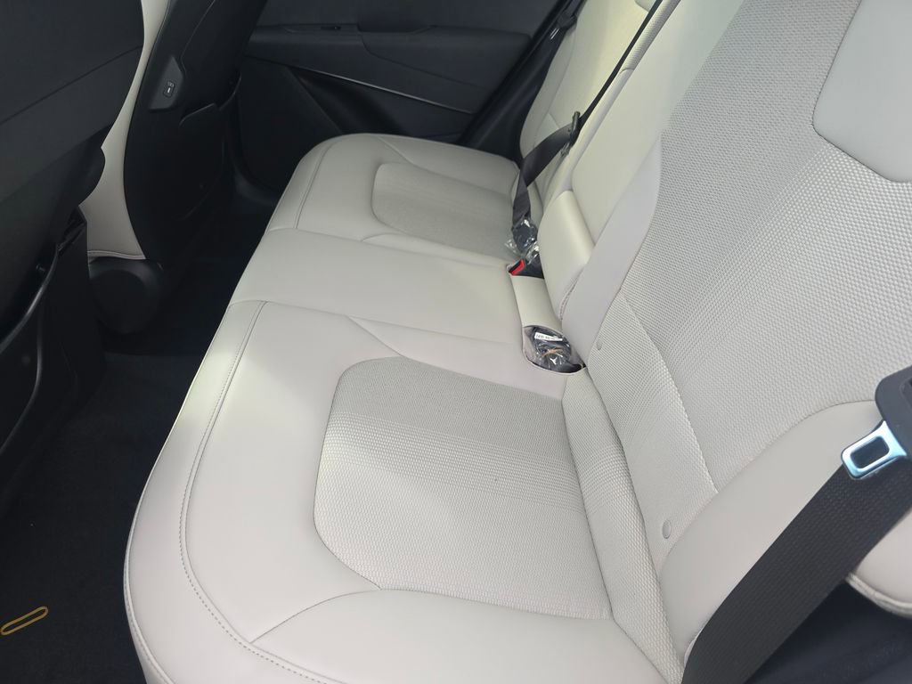 New 2025 Kia Niro EX image 17