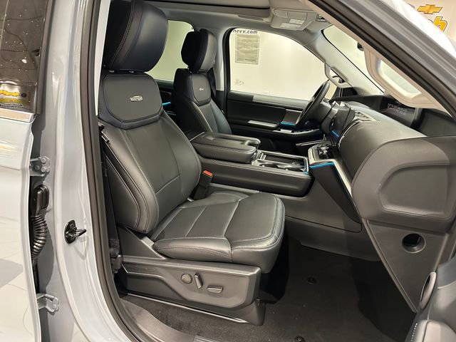 New 2026 Ford Expedition Platinum w/ Driver's Package AWD/4WD image 9