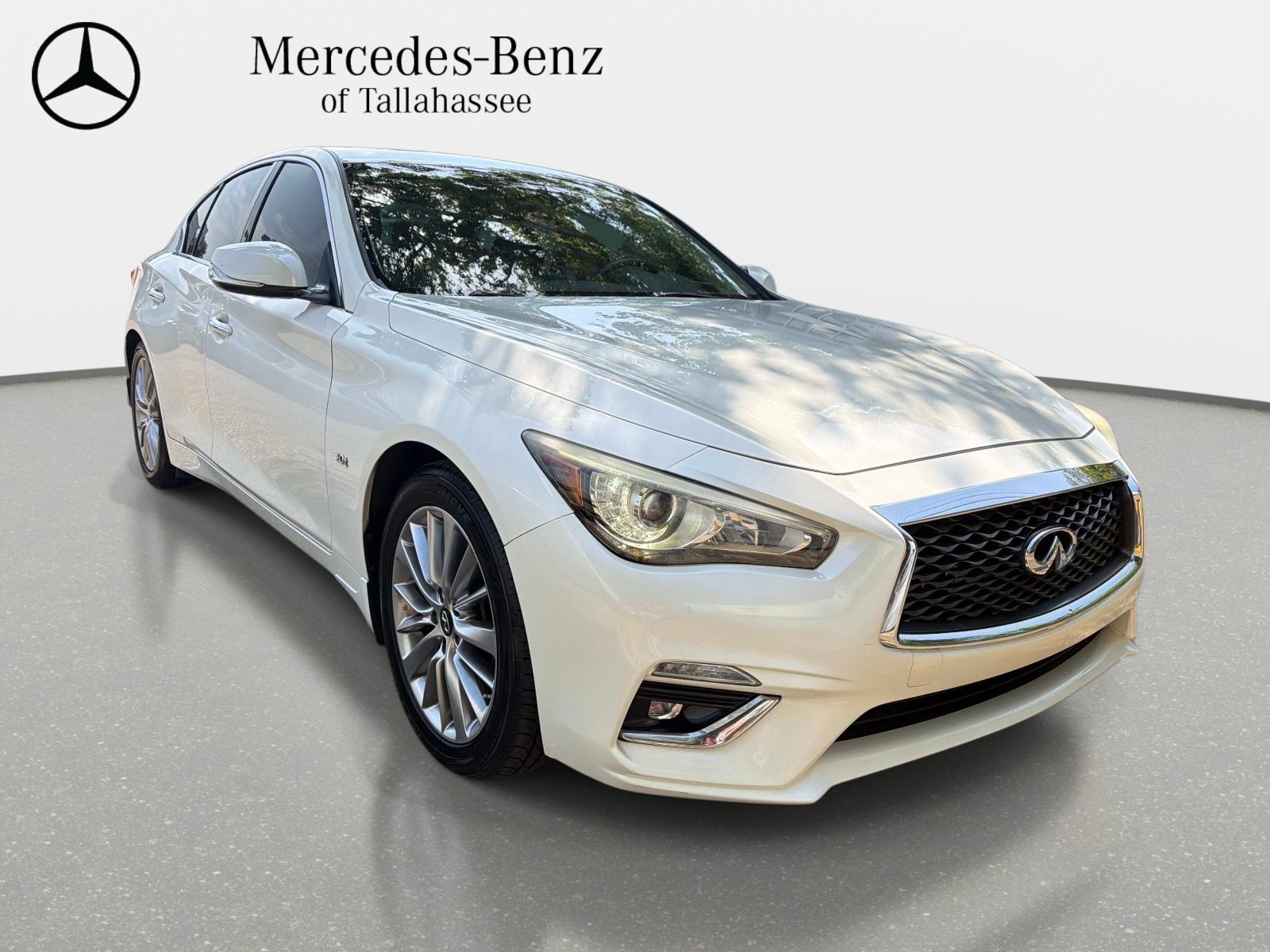Used 2018 INFINITI Q50 Luxe w/ Cargo Package (L95) RWD image 3