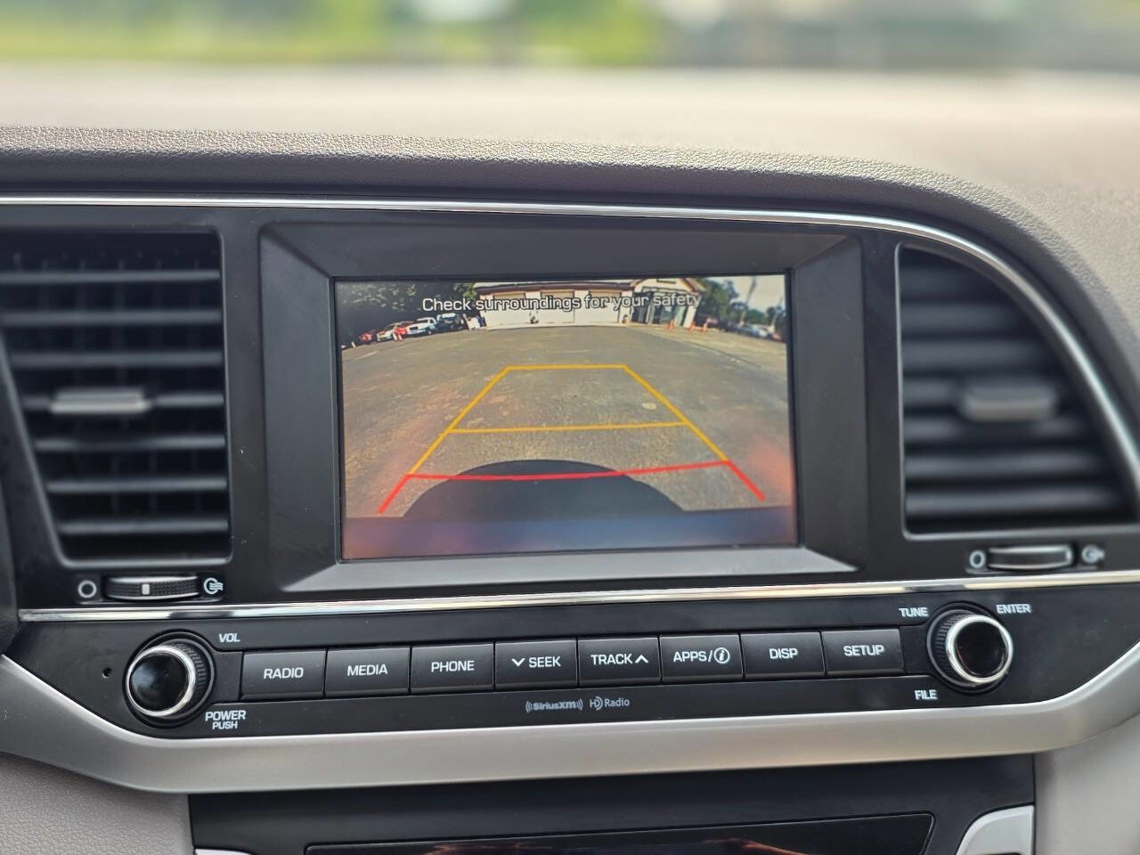 Used 2017 Hyundai Elantra SE FWD image 19