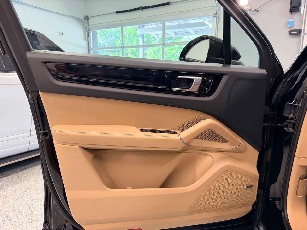 Used 2019 Porsche Cayenne AWD/4WD image 15