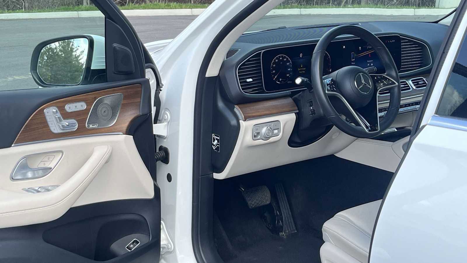 Certified 2024 Mercedes-Benz GLE 450 4MATIC image 16