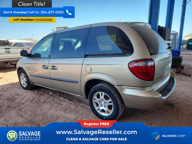 Used 2004 Dodge Caravan SXT image 3