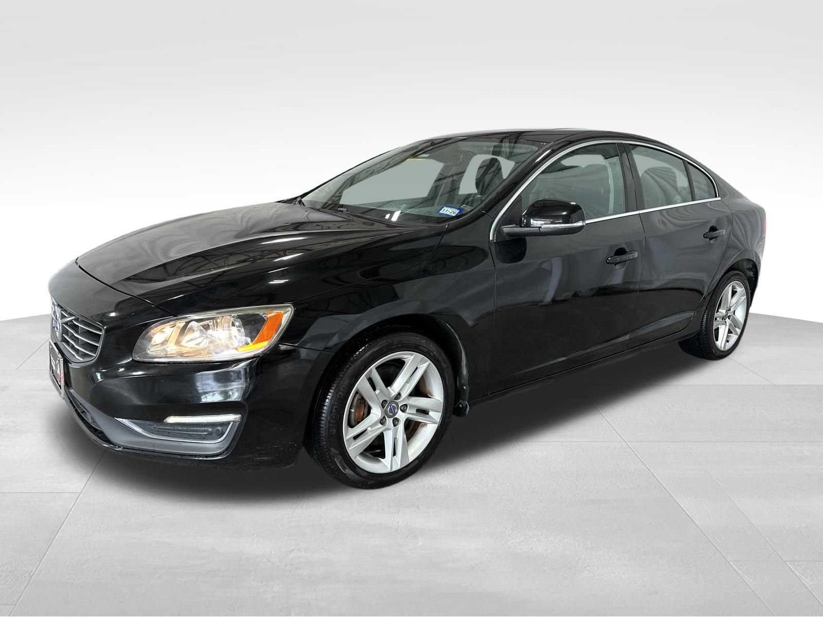 Used 2015 Volvo S60 T5 Premier image 1