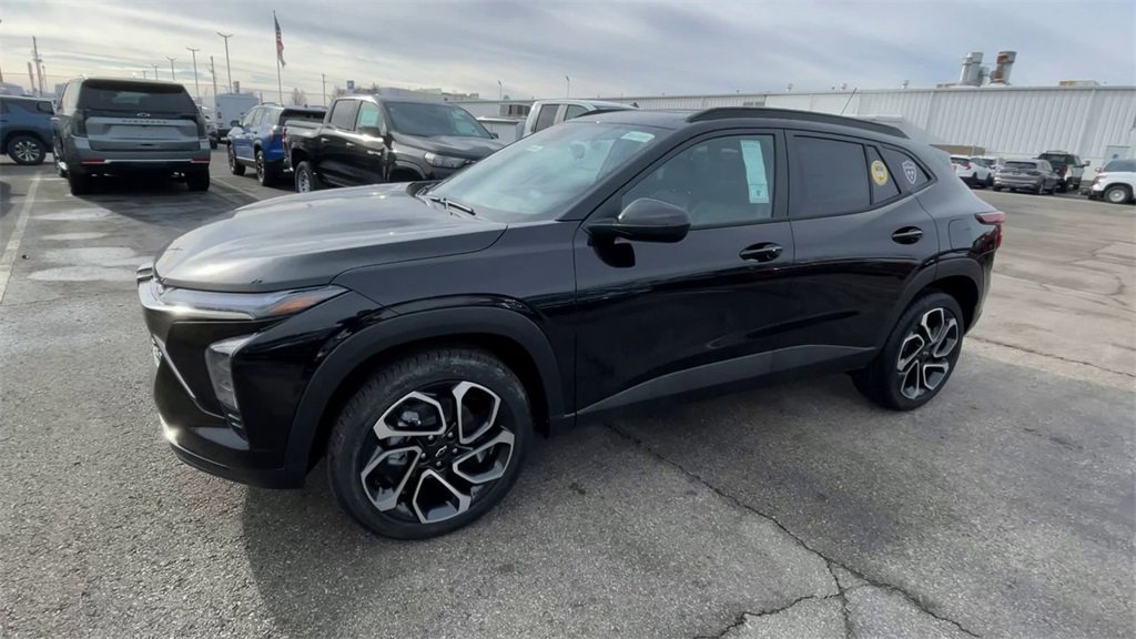 New 2026 Chevrolet Trax RS w/ Sunroof Package image 6
