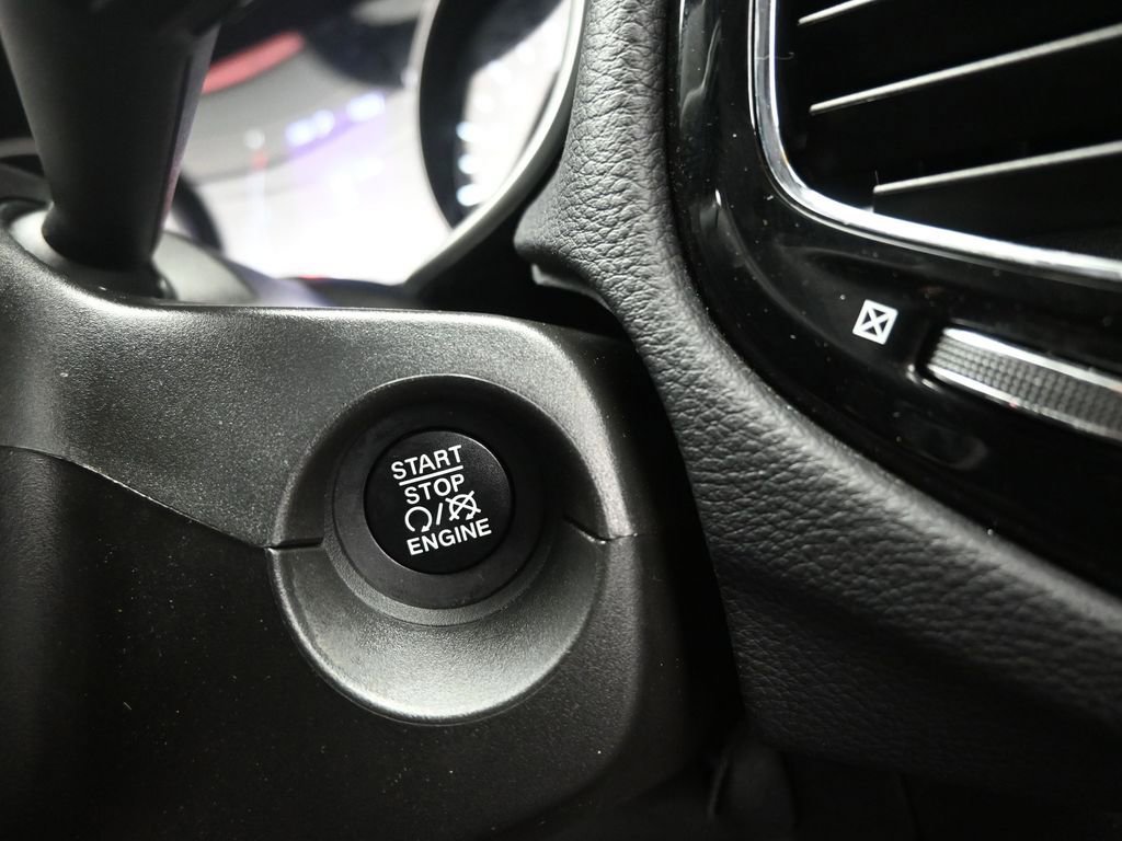 Used 2020 Jeep Compass Latitude image 23