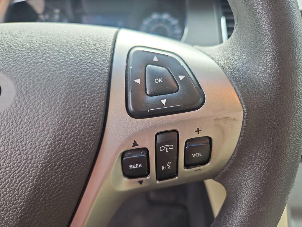 Used 2017 Ford Taurus SE image 12
