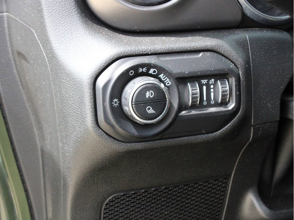 Used 2021 Jeep Gladiator Sport AWD/4WD image 15